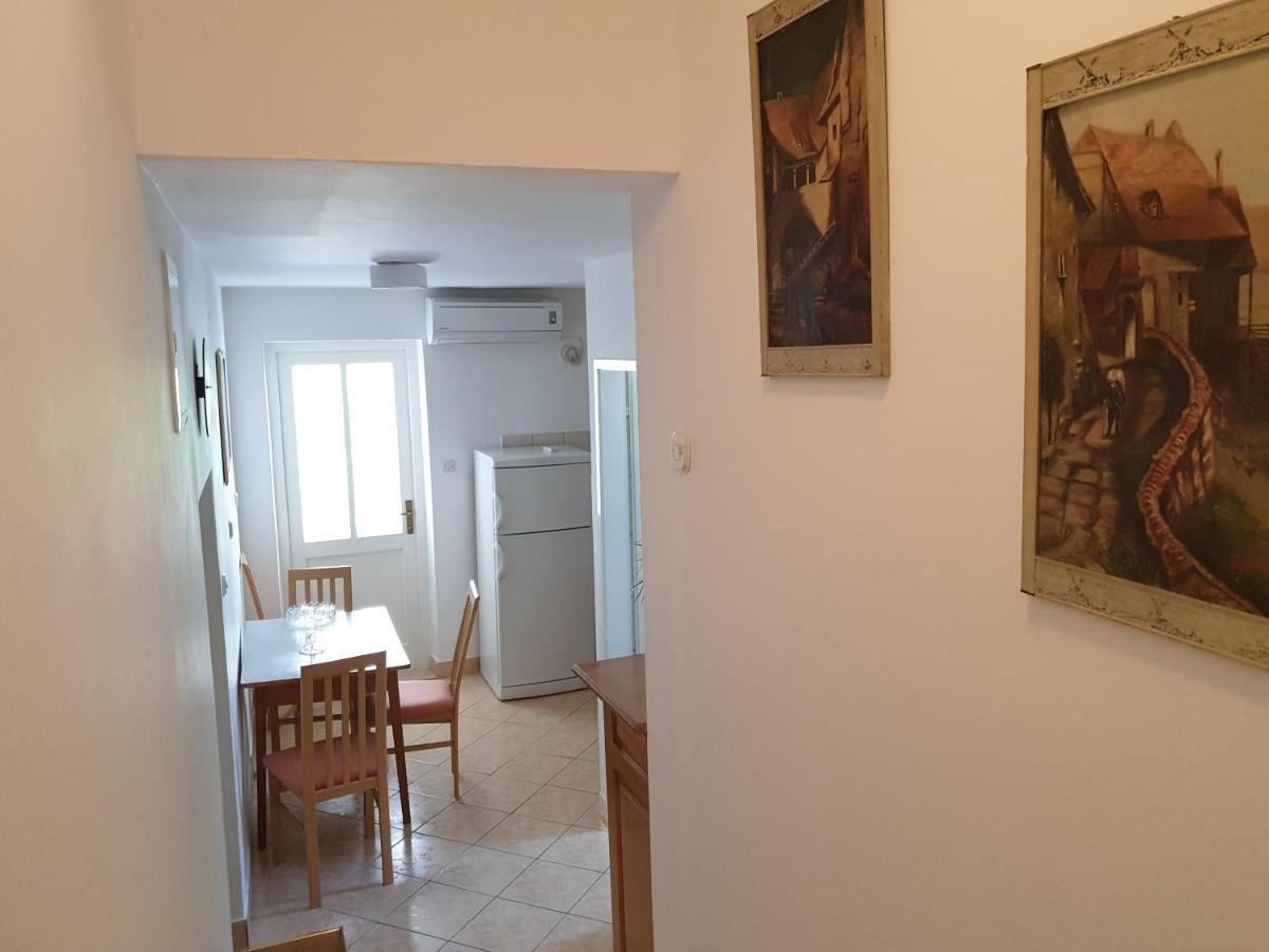 Apartmani I Sobe Jusic Rab Town Luaran gambar