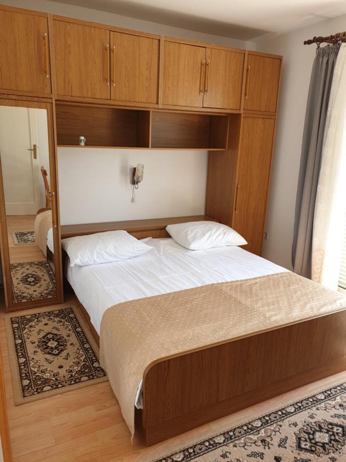 Apartmani I Sobe Jusic Rab Town Luaran gambar